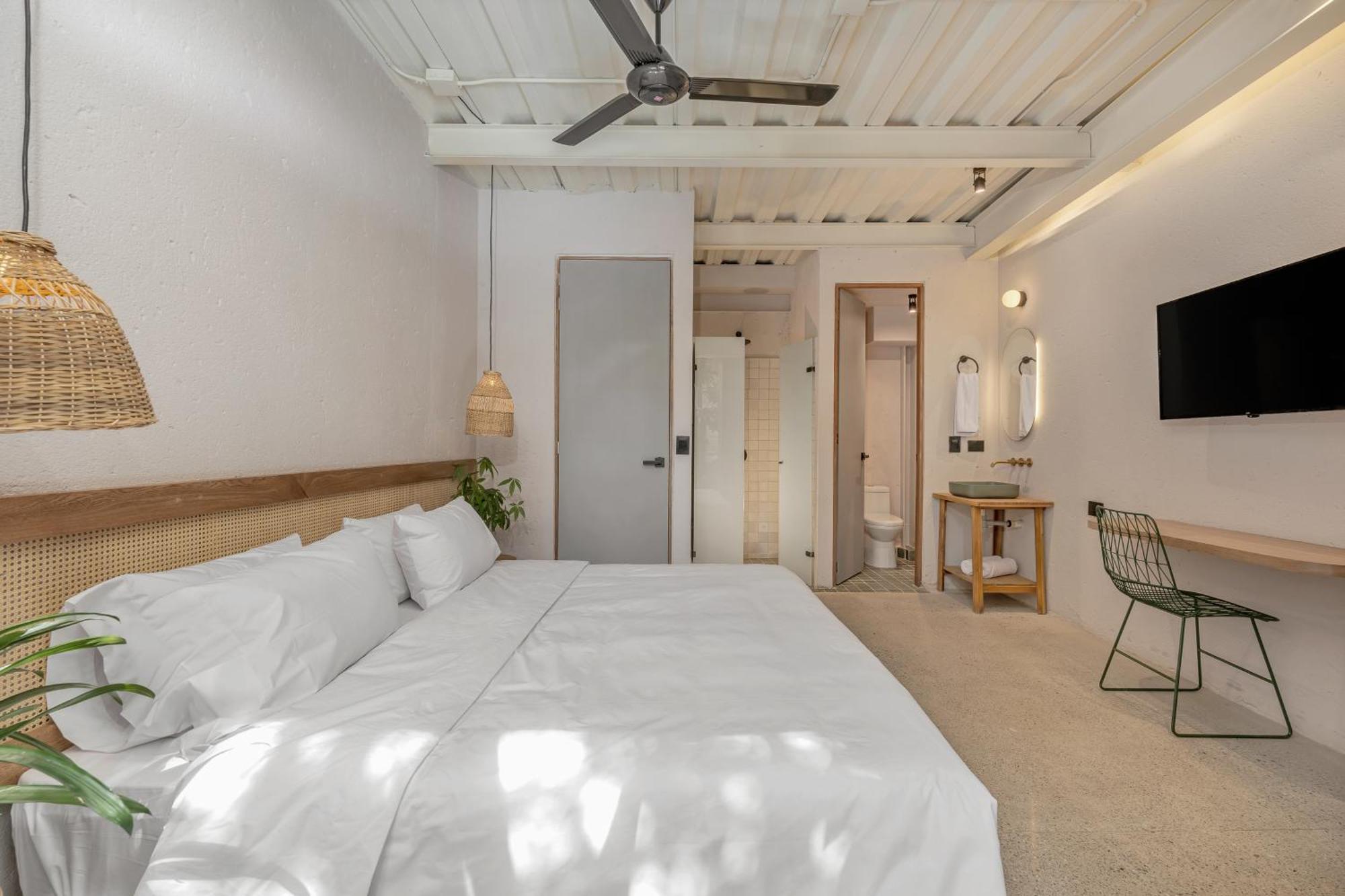 Botanica Casa Hotel Manila By Housy Host Меделин Екстериор снимка