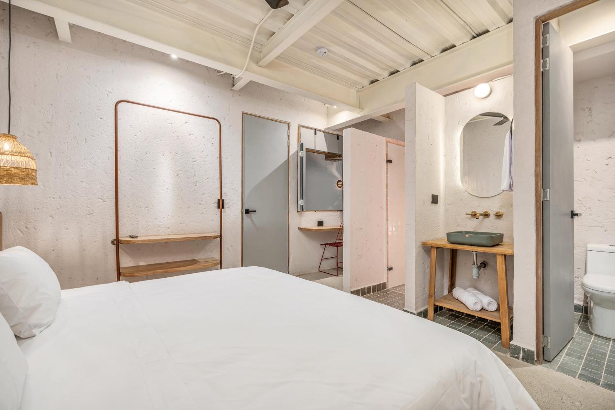 Botanica Casa Hotel Manila By Housy Host Меделин Екстериор снимка