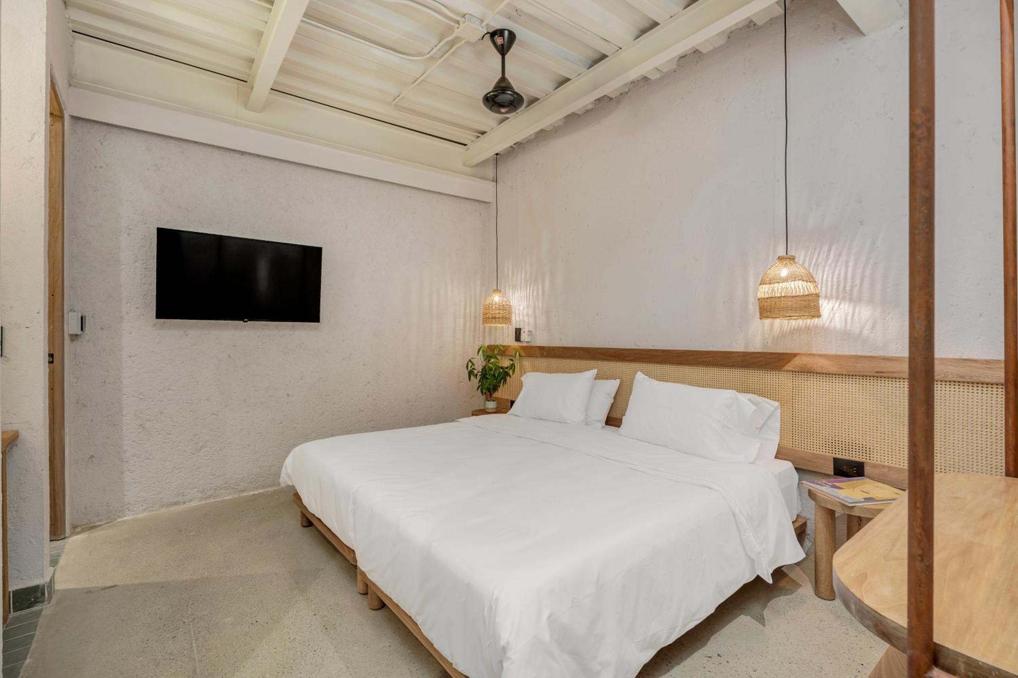 Botanica Casa Hotel Manila By Housy Host Меделин Екстериор снимка