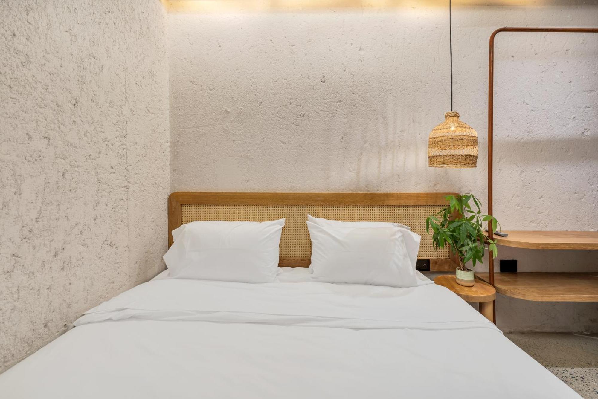 Botanica Casa Hotel Manila By Housy Host Меделин Екстериор снимка