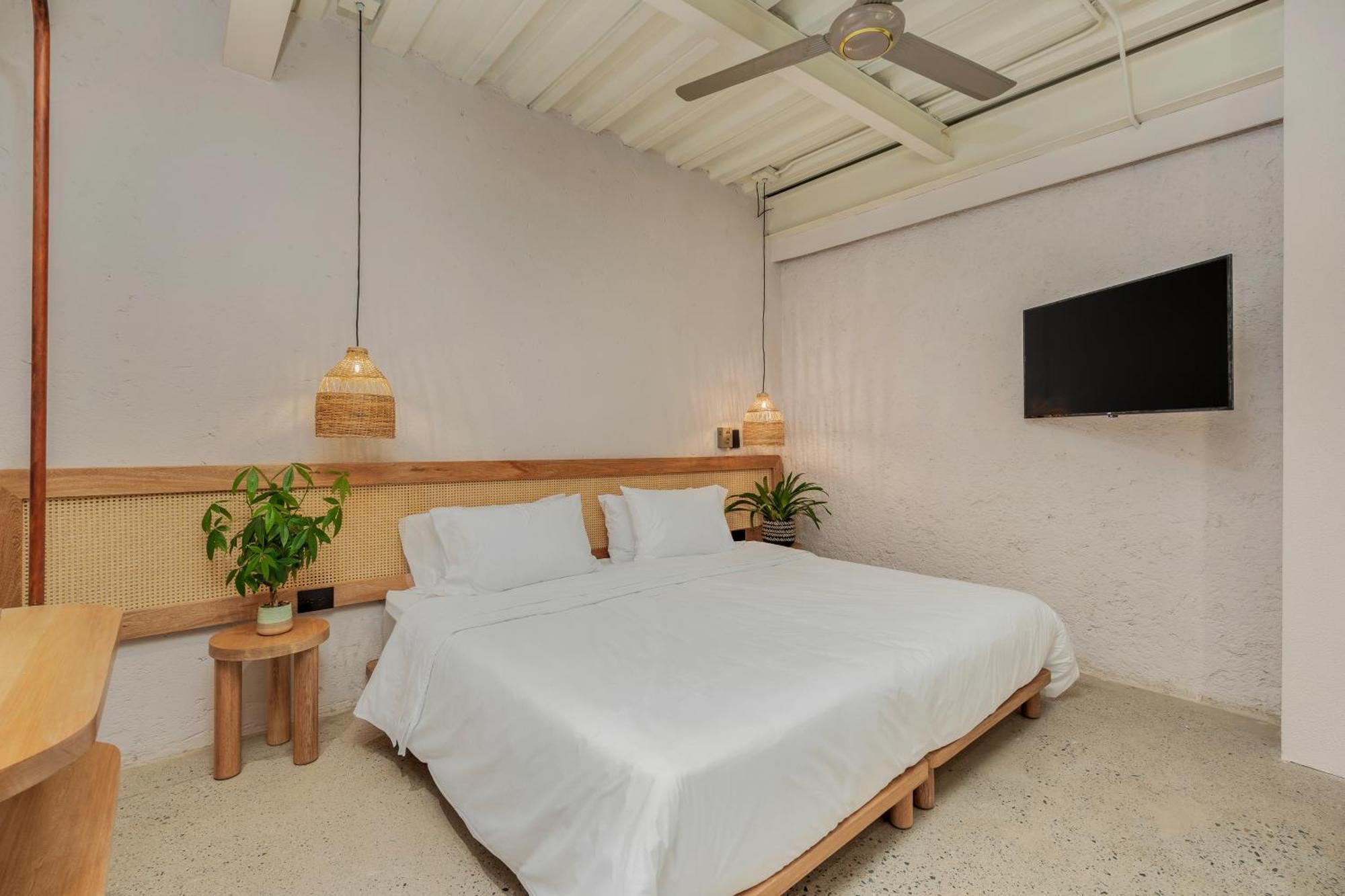 Botanica Casa Hotel Manila By Housy Host Меделин Екстериор снимка