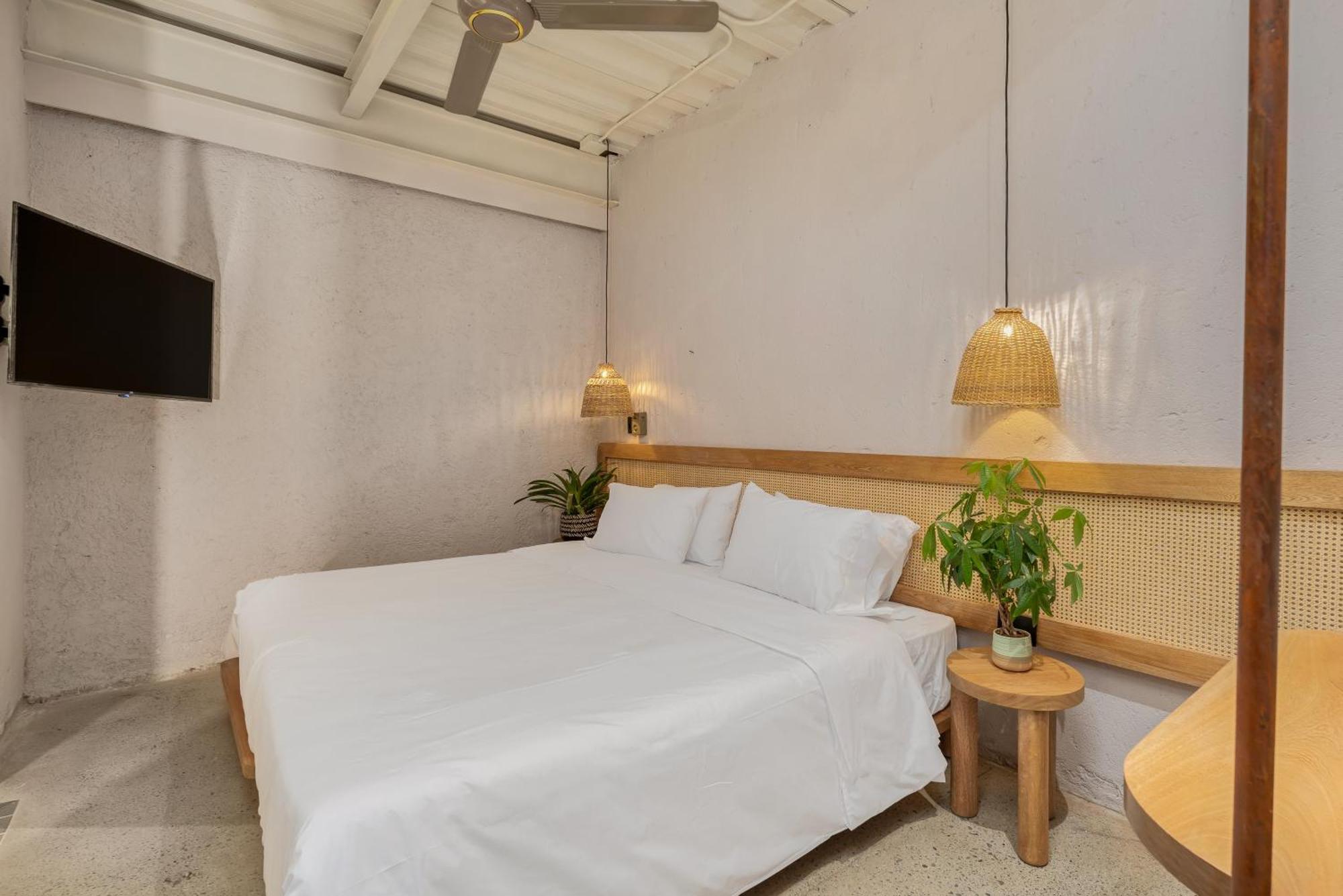 Botanica Casa Hotel Manila By Housy Host Меделин Екстериор снимка
