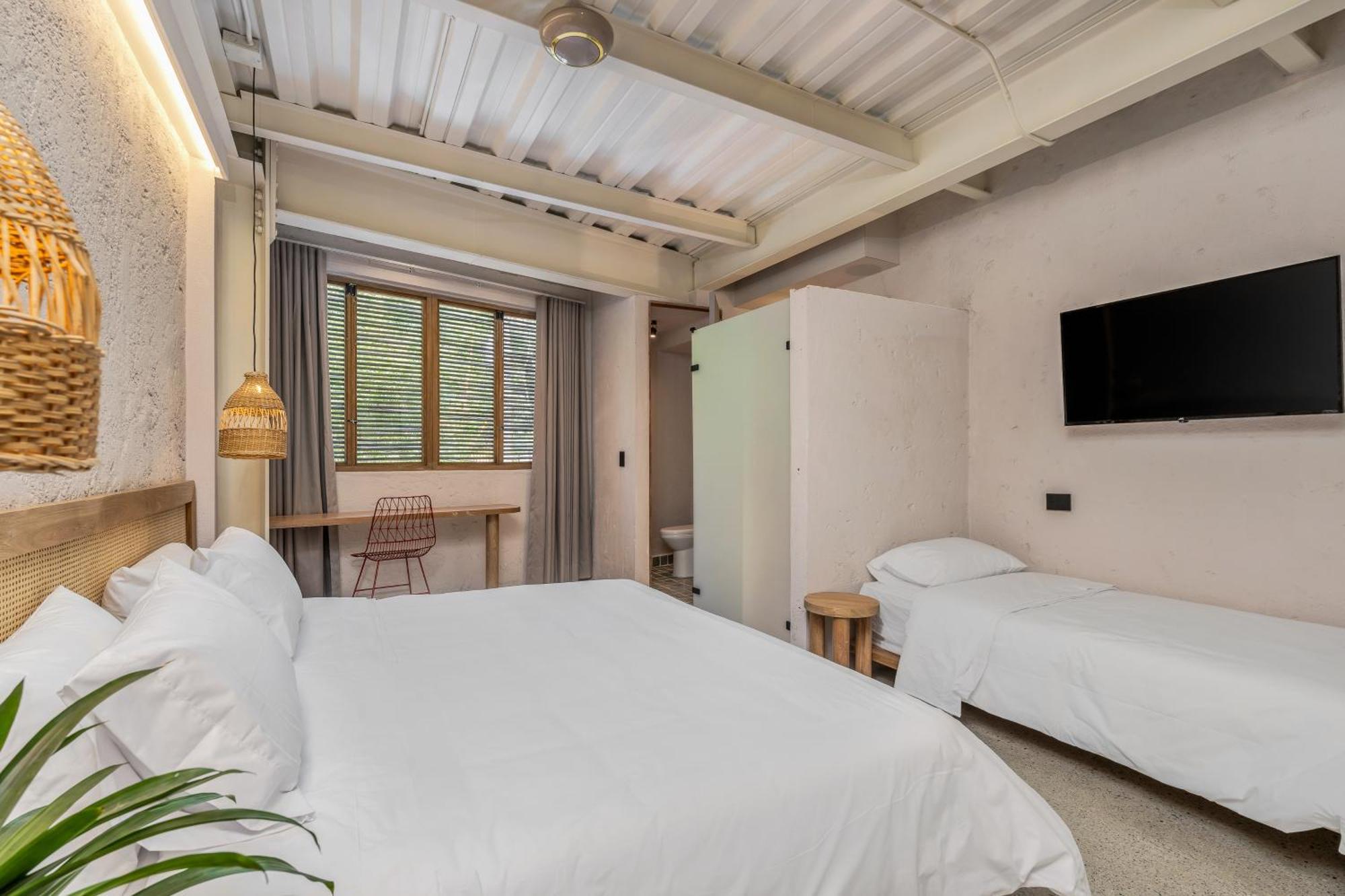 Botanica Casa Hotel Manila By Housy Host Меделин Екстериор снимка