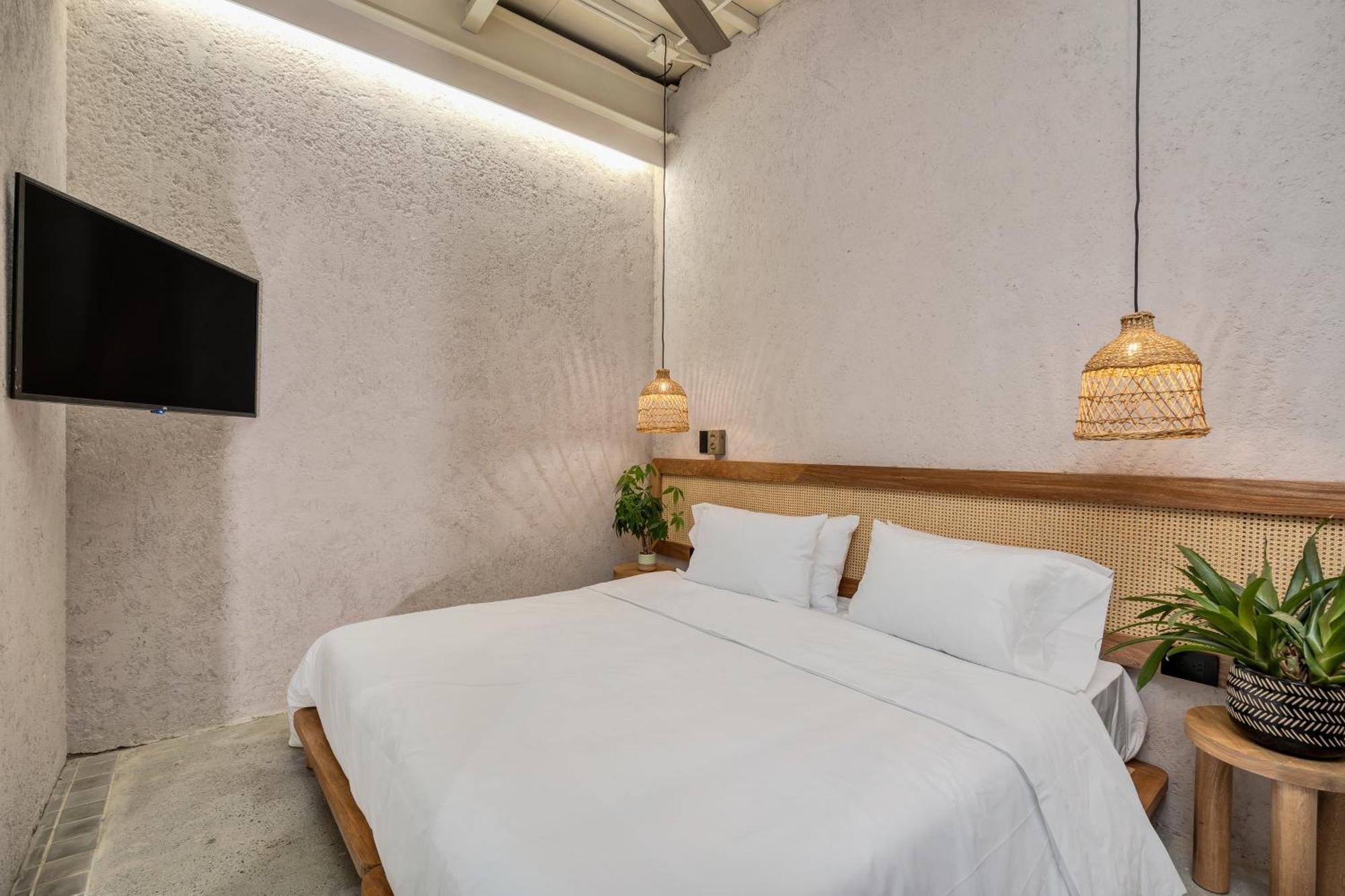 Botanica Casa Hotel Manila By Housy Host Меделин Екстериор снимка